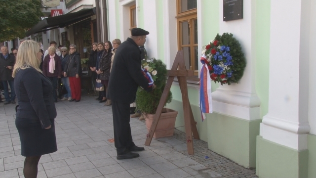 Pripomenuli sme si príchod dočasnej vlády